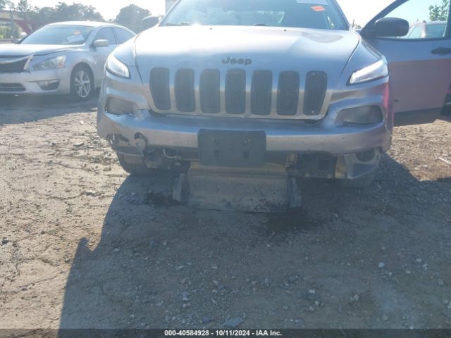1C4PJLASXHW566110 Jeep Cherokee Altitude Fwd
