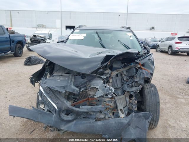 2T3ZFREV0EW083270 Toyota RAV4 LE