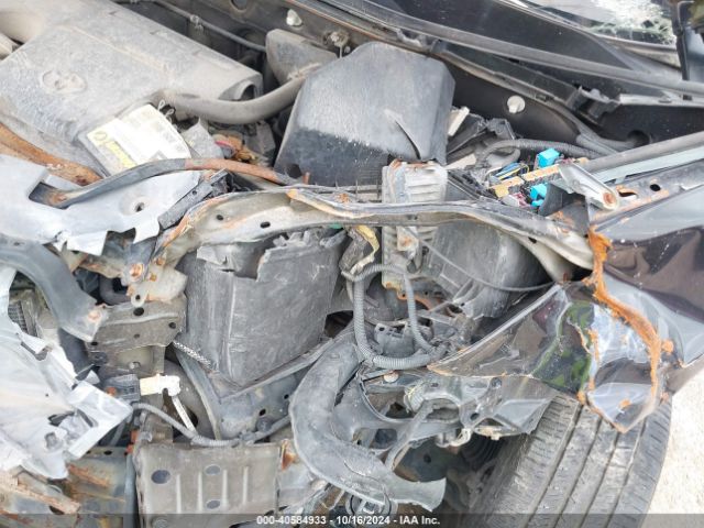 2T3ZFREV0EW083270 Toyota RAV4 LE