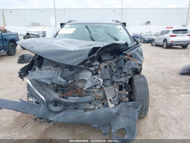 2T3ZFREV0EW083270 Toyota RAV4 LE