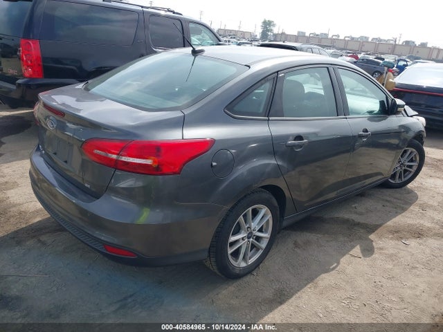 Ford FOCUS SE 2017 1FADP3F23HL304236 Image 4