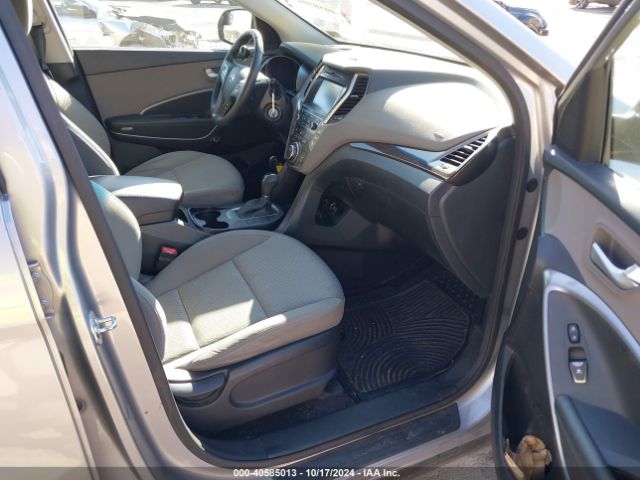 KM8SMDHF0HU252795 Hyundai Santa Fe Se