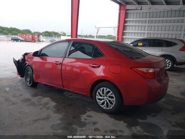 Toyota COROLLA LE 2018 5YFBURHE5JP749031 Image 3
