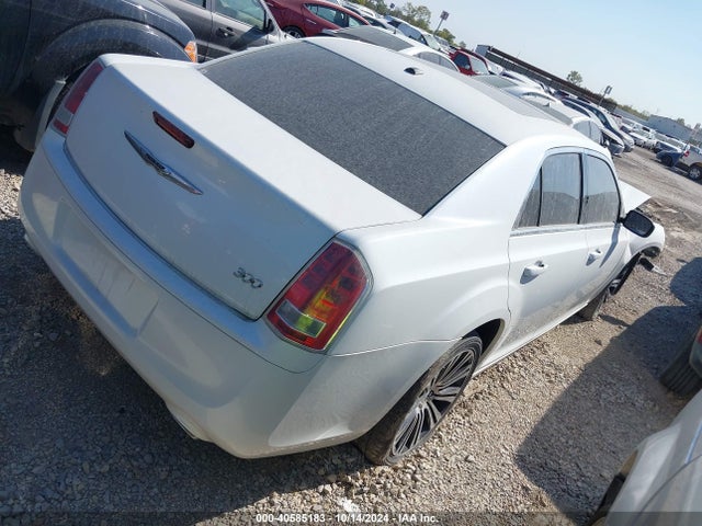 2013 Chrysler 300 S მანქანა იყიდება აუქციონზე, vin: 2C3CCABG4DH697103, აუქციონის ნომერი: 40585183
