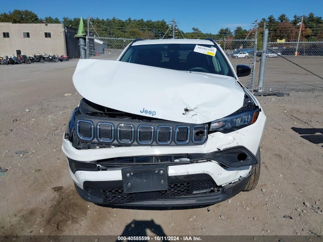 3C4NJDFB9NT222730 Jeep Compass Latitude Lux 4x4