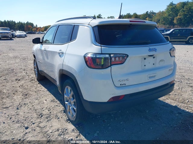 3C4NJDFB9NT222730 Jeep Compass Latitude Lux 4x4