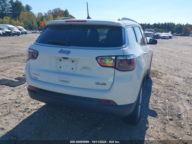 3C4NJDFB9NT222730 Jeep Compass Latitude Lux 4x4