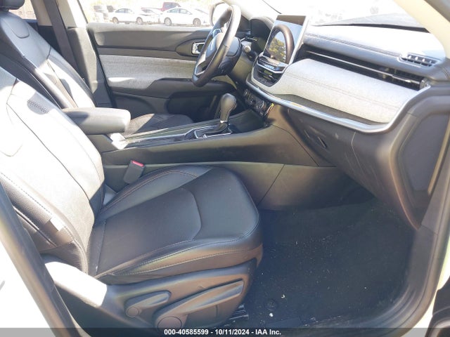 3C4NJDFB9NT222730 Jeep Compass Latitude Lux 4x4