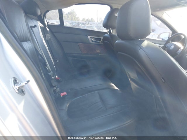 2010 JAGUAR XF SAJWA0GB5ALR54372 Photo 7