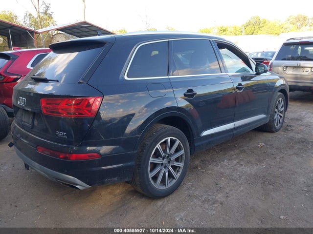 Audi Q7 3.0t Premium 2017 WA1LAAF74HD009156 Image 4