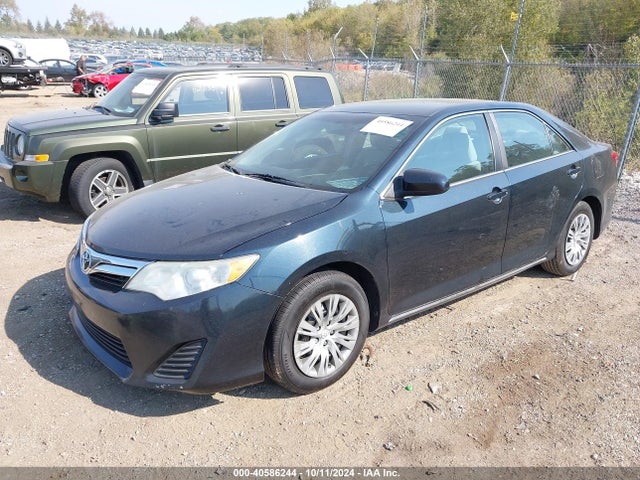 4T1BF1FKXEU385570 Toyota CAMRY LE