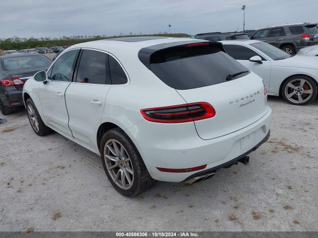 2017 PORSCHE MACAN WP1AF2A53HLB60830 Photo 2