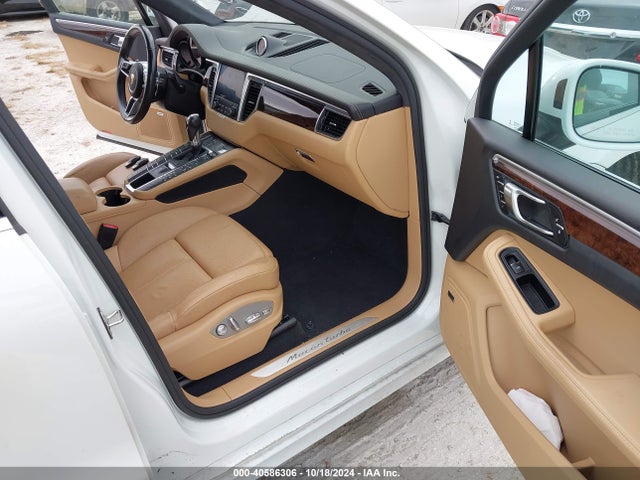 2017 PORSCHE MACAN WP1AF2A53HLB60830 Photo 4