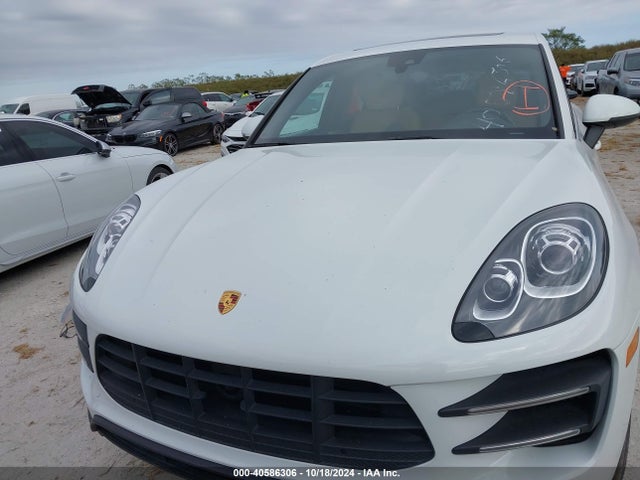 2017 PORSCHE MACAN WP1AF2A53HLB60830 Photo 5