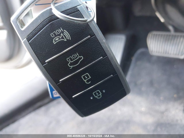 Genesis G90 3.3t Premium 2017 KMHG34JA5HU025576 Image 11