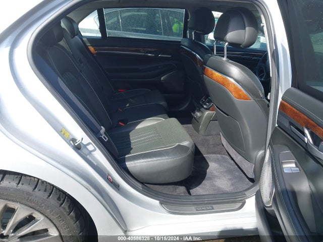 Genesis G90 3.3t Premium 2017 KMHG34JA5HU025576 Image 8