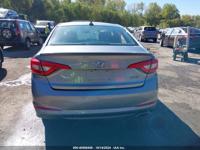 Hyundai SONATA SE 2015 5NPE24AF7FH005962 Image 17