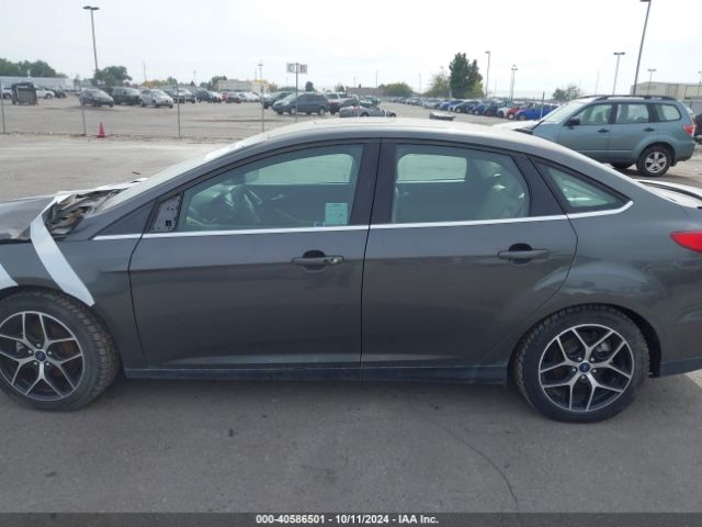 1FADP3J24JL294085 Ford Focus Titanium