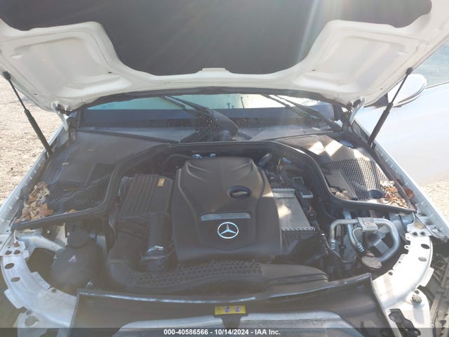 55SWF4JB2HU231252 Mercedes-Benz C 300 Luxury/sport