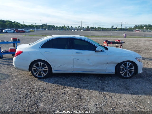 55SWF4JB2HU231252 Mercedes-Benz C 300 Luxury/sport