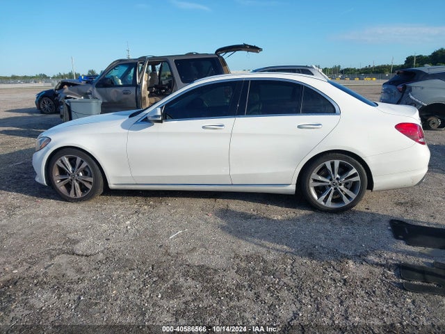 55SWF4JB2HU231252 Mercedes-Benz C 300 Luxury/sport