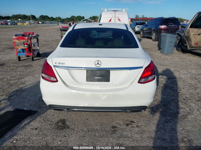 55SWF4JB2HU231252 Mercedes-Benz C 300 Luxury/sport
