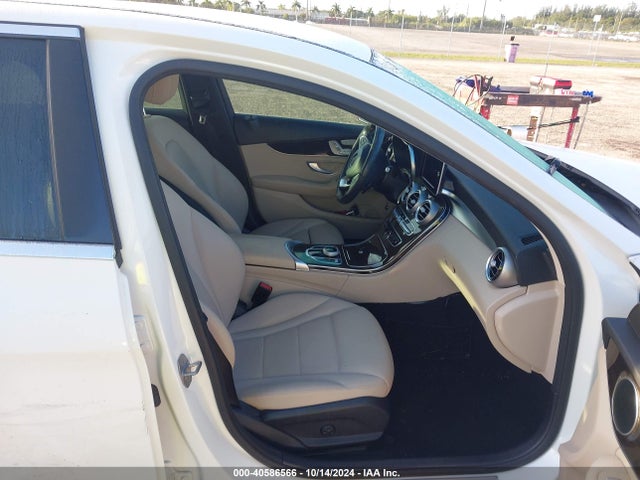 55SWF4JB2HU231252 Mercedes-Benz C 300 Luxury/sport