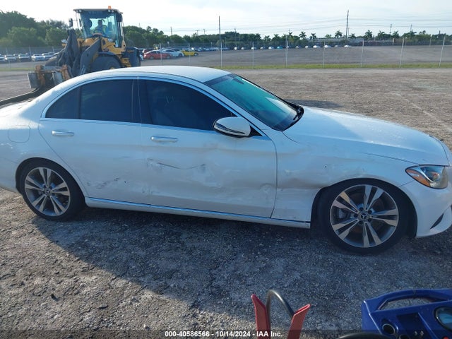 55SWF4JB2HU231252 Mercedes-Benz C 300 Luxury/sport