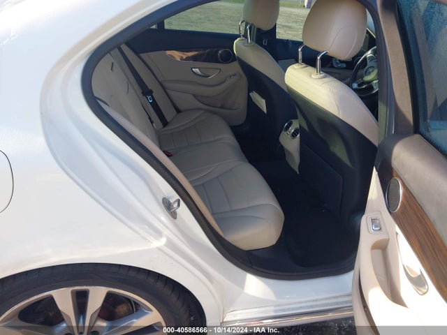 55SWF4JB2HU231252 Mercedes-Benz C 300 Luxury/sport