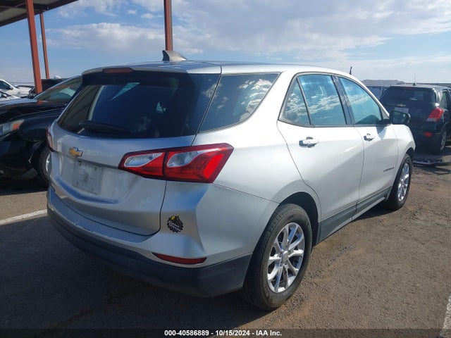Chevrolet EQUINOX LS 2019 3GNAXHEV0KS574443 Image 4