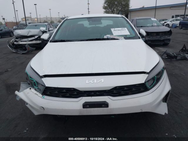 3KPF24AD1NE481727 KIA Forte Lxs