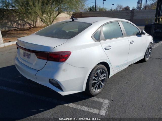 3KPF24AD1NE481727 KIA Forte Lxs