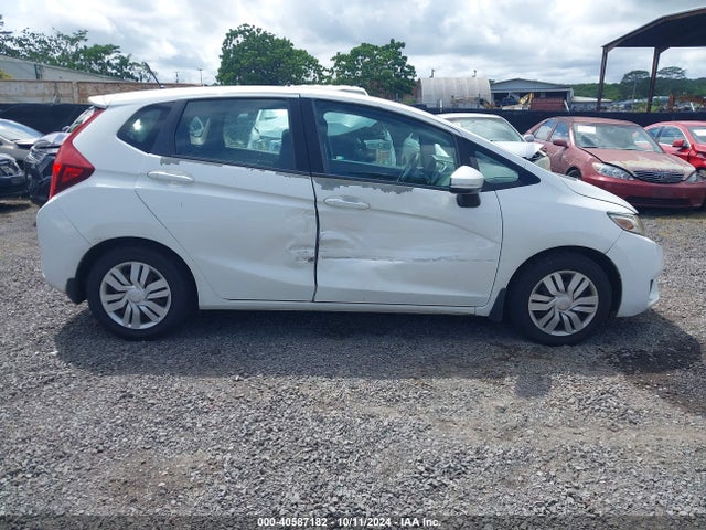 Honda FIT LX 2015 3HGGK5H54FM759425 Image 13