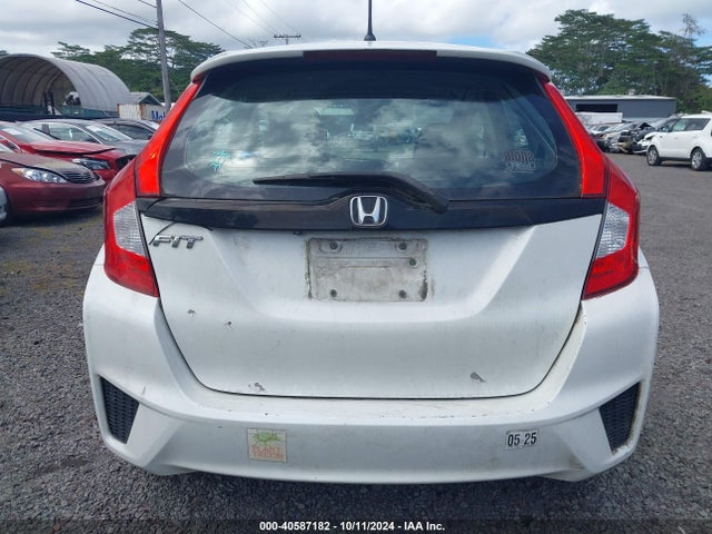 Honda FIT LX 2015 3HGGK5H54FM759425 Image 16