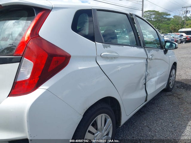 Honda FIT LX 2015 3HGGK5H54FM759425 Image 18