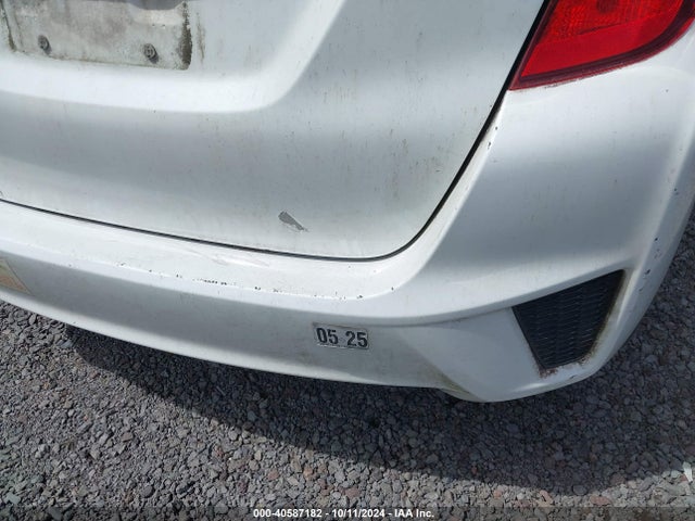Honda FIT LX 2015 3HGGK5H54FM759425 Image 19