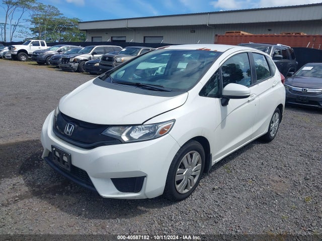 Honda FIT LX 2015 3HGGK5H54FM759425 Image 2
