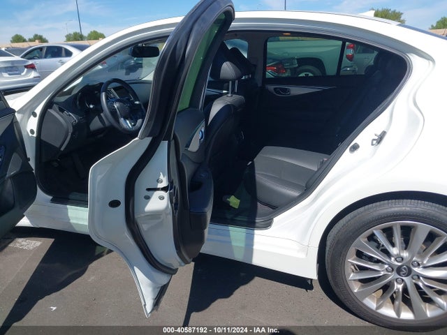 JN1EV7BR3MM750697 Infiniti Q50 Luxe Awd