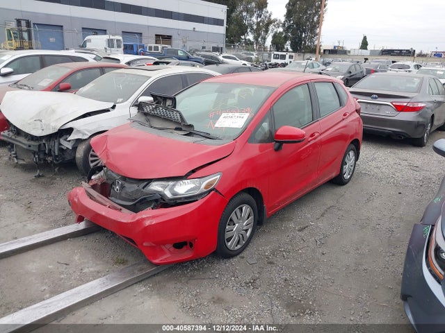 Honda FIT LX 2015 3HGGK5H56FM732050 Image 2