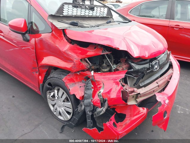 Honda FIT LX 2015 3HGGK5H56FM732050 Image 6