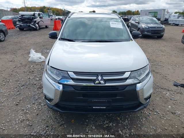 Mitsubishi Outlander Le 2018 JA4AD3A30JZ019562 Image 12