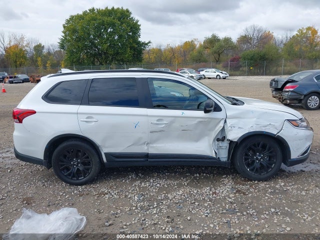 Mitsubishi Outlander Le 2018 JA4AD3A30JZ019562 Image 13