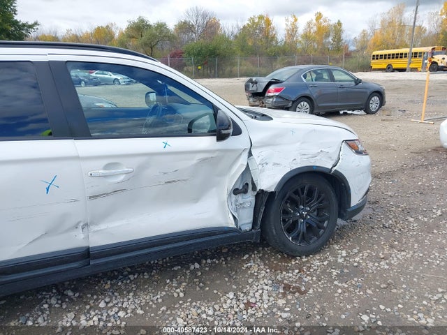 Mitsubishi Outlander Le 2018 JA4AD3A30JZ019562 Image 17