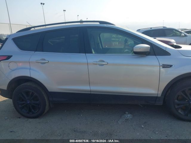 1FMCU9GD7JUC61744 Ford ESCAPE SE