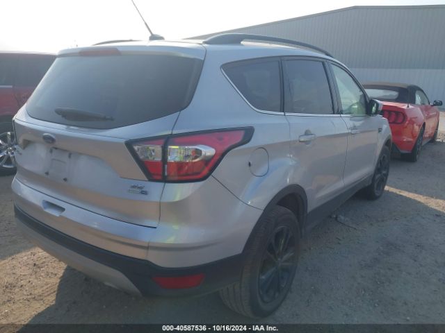 1FMCU9GD7JUC61744 Ford ESCAPE SE