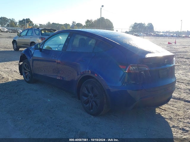 2024 TESLA MODEL Y 7SAYGDEDXRA323777 Photo 2