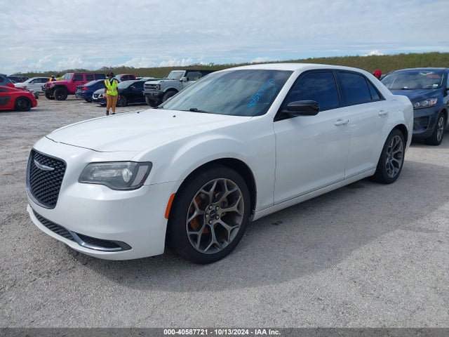 2C3CCAAG3JH253806 Chrysler 300 Touring