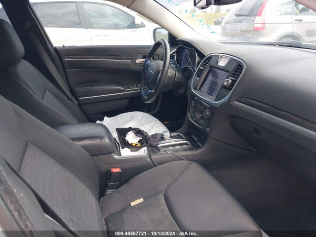2C3CCAAG3JH253806 Chrysler 300 Touring
