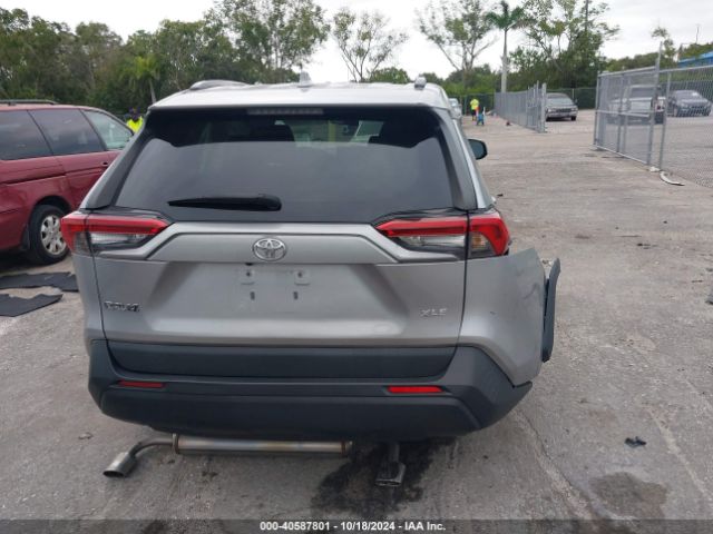 2T3C1RFV4MW162345 Toyota Rav4 Xle Premium