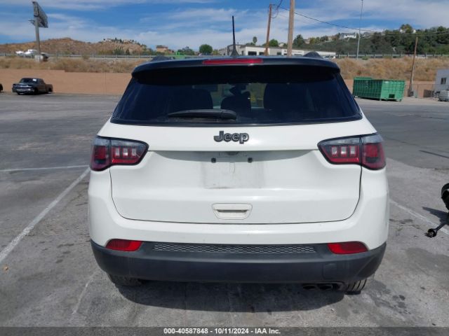 3C4NJCBB1JT407526 Jeep Compass Altitude Fwd